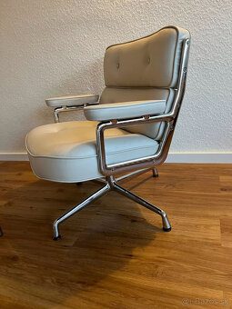 2 x otočná lobby stolička Vitra ES 105, dizajn Charles & Ray - 8