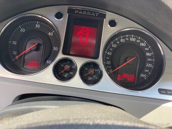Volkswagen Passat B6 2.0 TDi 125kw Manuál - 8