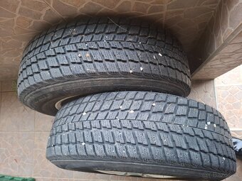 Zimné pneu 215/70R16 - 2 kusy + 4 disky - 8