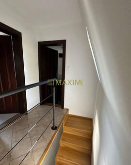 Ponúkame na predaj útulný 3-izbový rodinný dom v tichej a vy - 8