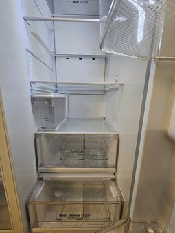 AMERICKÁ CHLADNIČKA/ MRAZNIČKA LG - 8