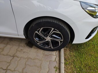 Predám Hyundai i30 Combi - 8