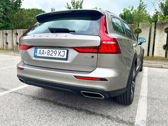 99tis.km Volvo V60 CROSS COUNTRY AWD A/T 2.0l 140KW - 8