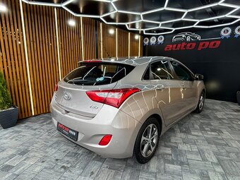 Hyundai i30 1.6 CRDi DOHC 16V Fleet - 8