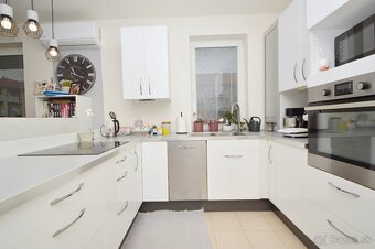 Predaj priestranný 3i byt s 5 m2 balkónom, Rajka - 8