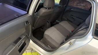 Opel Astra H Combi - 8