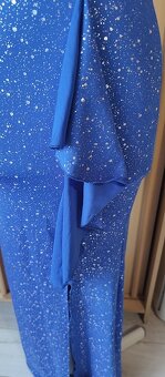 nádherné spoločenské S - 8