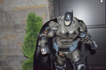 Batman Armored figurka - 8
