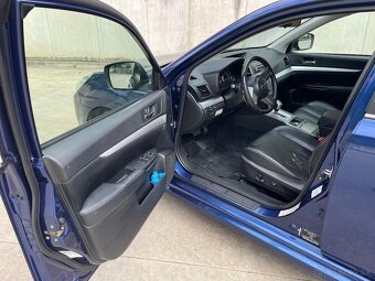 Subaru Legacy 2.5i - 8