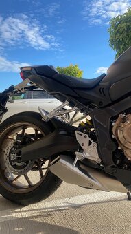 Honda CB650R 2022 - 8