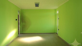 Čiastočne zrekonštruovaný rodinný dom v obci Dolinka - 8