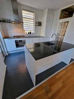 Moderní kuchyně s ostrůvkem (0210.281) - 8