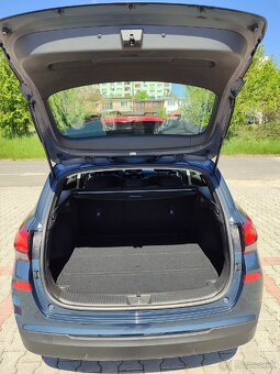 Hyundai i30 kombi 1.5 benzin 7/2022 45853km - 8