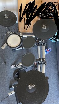 Predam elektronicke bicie Yamaha DTX500 s doplnkami - 8