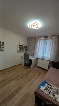 NIŽŠIA CENA BEZ REALITKY - Predám 3-izbový byt v Krompachoch - 8