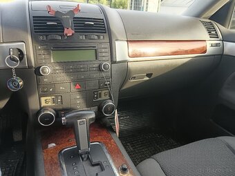 Predám VW Touareg 2,5 Tdi, r.2009, 128 KW - 8