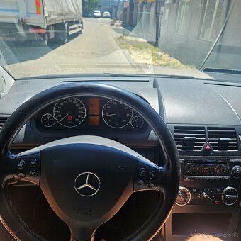 Mercedes A - 8