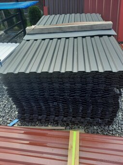 Trapezovy PlechT14 Alucink,8019Mat,9005Mat,7016Mat3009 - 8