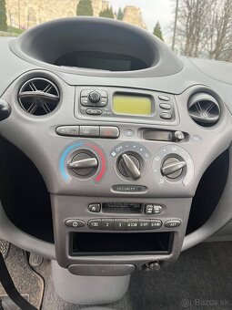Toyota Yaris - 8