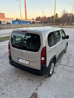Peugeot Rifter - 8