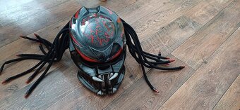 Predátor Prilba - 8