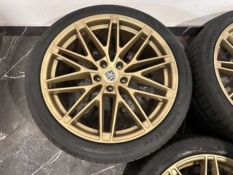 original Porsche Macan 4 Electric r22 95C044600L - 8