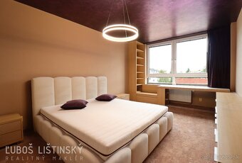 Luxusný 2 izbový byt s balkónom, vlastným kúrením a parkova - 8