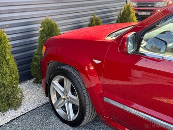 Jeep Grand Cherokee SRT 6.1 HEMI - 8