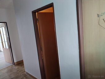 Priestranný 4-izbový byt s balkónom v tichej časti. - 8