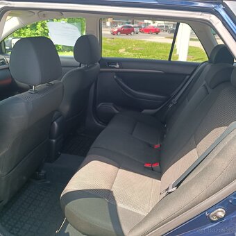 Toyota Avensis - 8