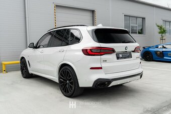 BMW X5 xDriveM50i A/T - 8