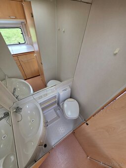 Obytny prives Chateau Carrat 440 - predstan, kurenie - 8
