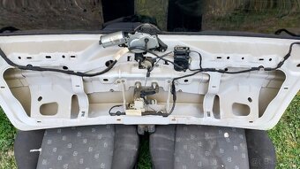 VW Golf 4 kufrove dvere piate - 8