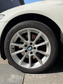 Na predaj: Originálne 18-palcové disky BMW F11 (ET30, 5x120) - 8