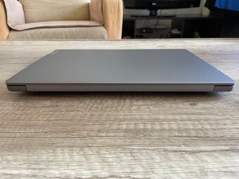 Lenovo IdeaPad Pro 5 - 8