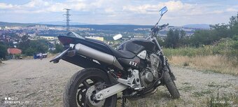 Honda Hornet 900 - 8