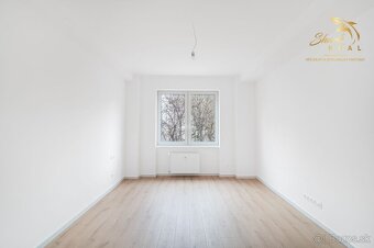 4i byt s otvorenou dispozíciou a 2 balkónmi v srdci Starého - 8