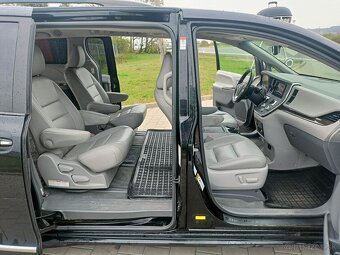 TOYOTA SIENNA XLE 3,5 V6 AWD 2015 NOVÝ MODEL 7 míst LPG - 8