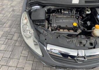 Opel Corsa 1.4i KLIMA benzín manuál 66 kw - 8