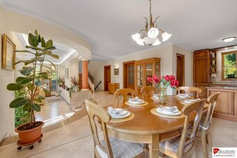 Predaj luxusná 5 izbová Vila,440 m2,pozemok 1061m2,garáž,baz - 8