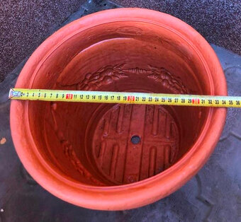 Predám plastové črepníky - 8