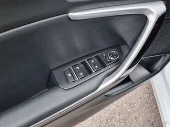 Kia Ceed SW 1.4 T-GDi Gold A/T za 13.990 € - 8