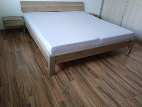 Dubová posteľ Izabela + stolíky + rošty, za komplet iba 630€ - 8