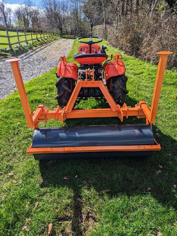 Traktor Kubota b7000 z roku 1999 - 8