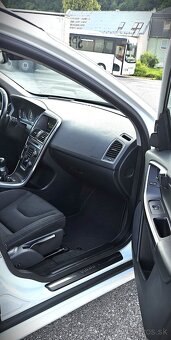 VOLVO XC60 4x4 manual diesel - 8