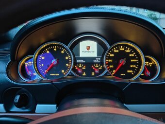 Porsche Cayenne Turbo - 8