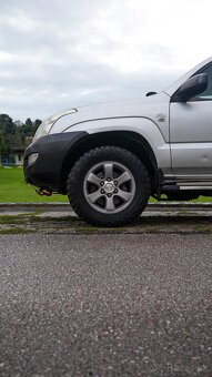 Toyota Land Cruiser J120 Prado - 8
