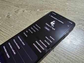 Samsung flip 5 256gb plnefunkcny ma len velmi jemne znamky p - 8