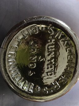 Staré sklenené flaše s nápisom - 8