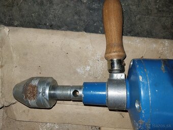 Ručná vrtačka vľad do15mm - 8